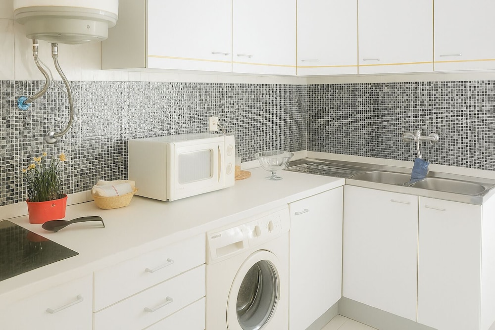 Praia da Rocha 1 Bedroom Apartment With Balcony
