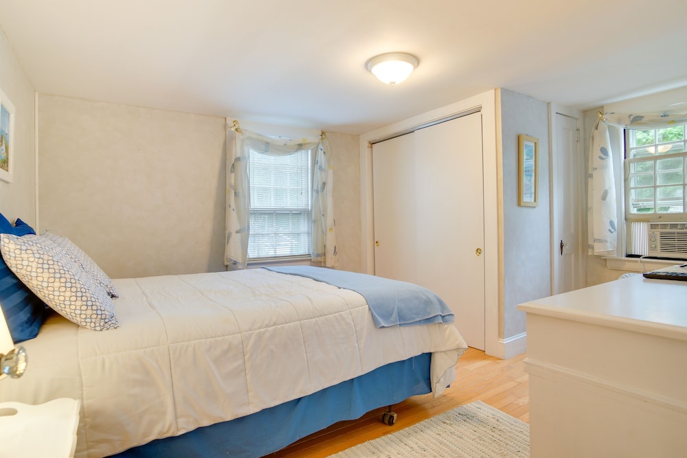 1 Mi to Marina: Hyannis Home w/ Furnished Deck