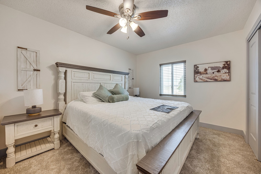 16 Mi to Paint Mines: Spacious Simla Home!