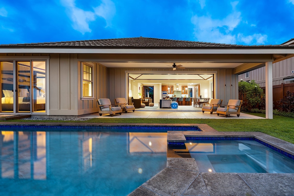 Unbelievable Ocean Front View w Pool - AC - Outdoor Seating!- Vrkcv