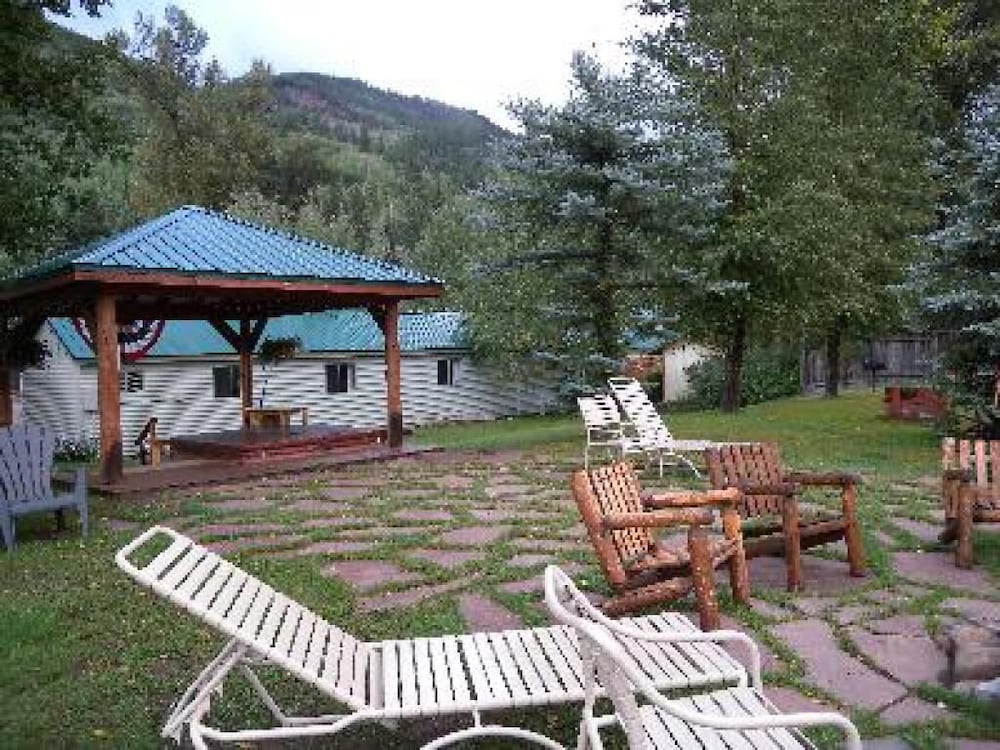 Redstone Cliffs Lodge