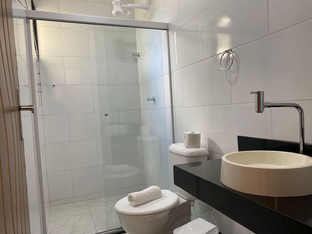 Condomínio com Piscina á 500m da Praia