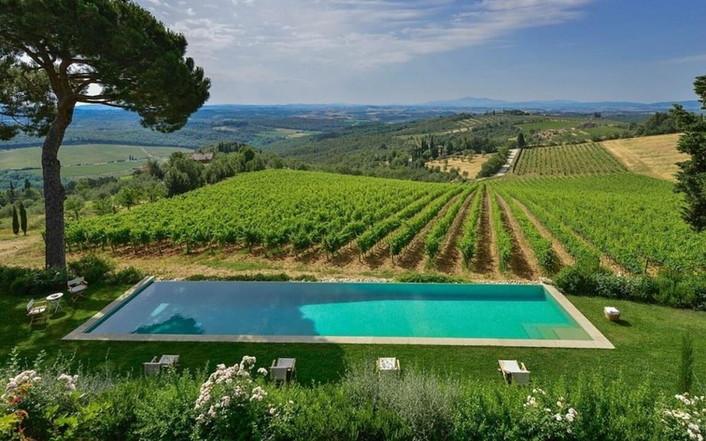 New Historic Tuscany Country House Retreat in a Vineyard Near Siena Villa Chiantissimo