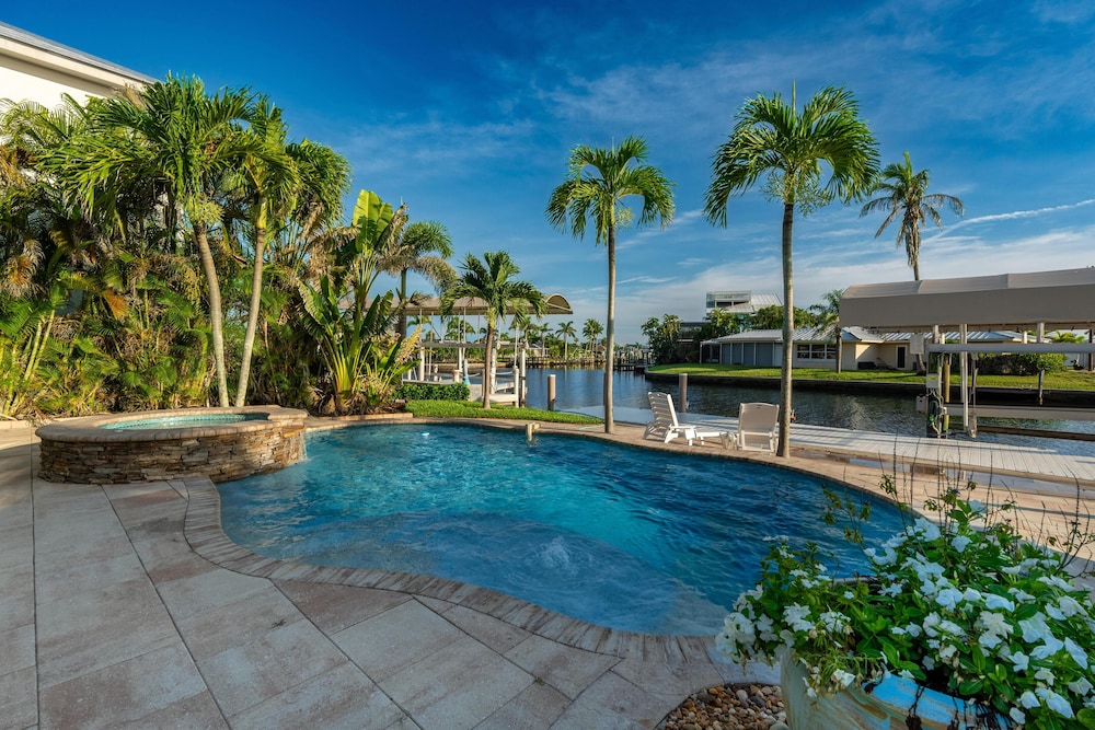 High Tide Hideaway