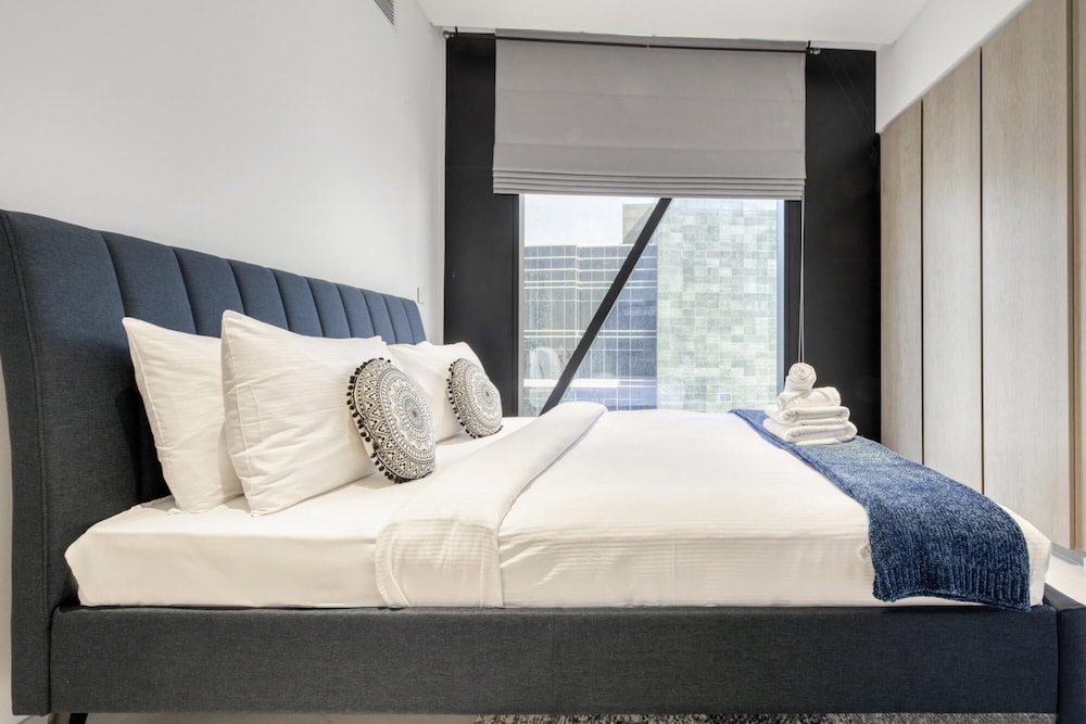 Smart and Contemporary Apt With Burj Khalifa View