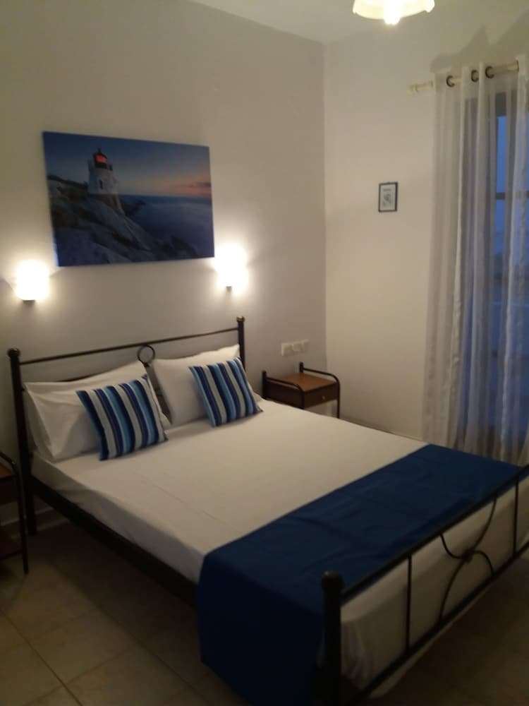 Kapetan Giannis en Milos — bedroom