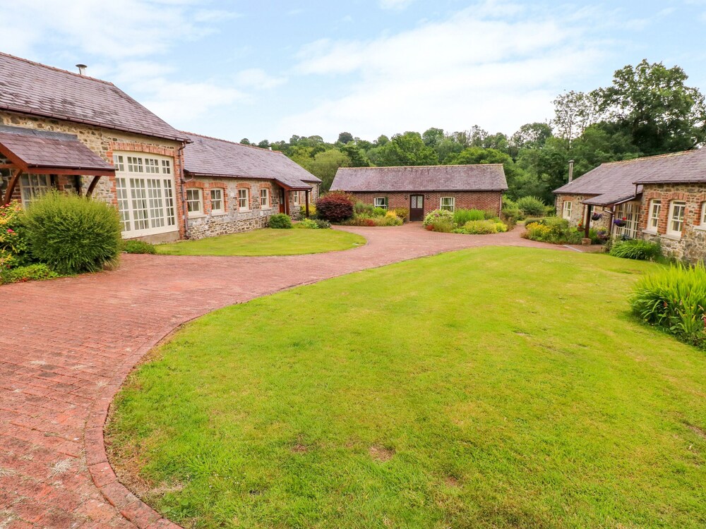 Taf Cottage view 4