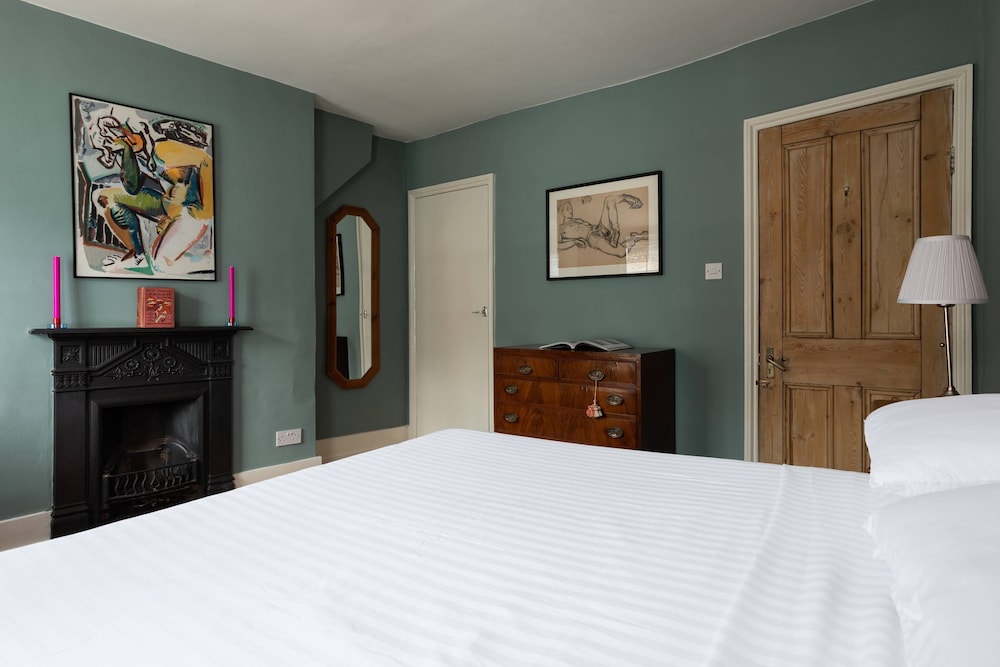 Keystone Crescent by Onefinestay