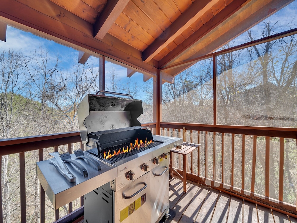 Ern821 - Tranquil Times 5 Bedroom Cabin