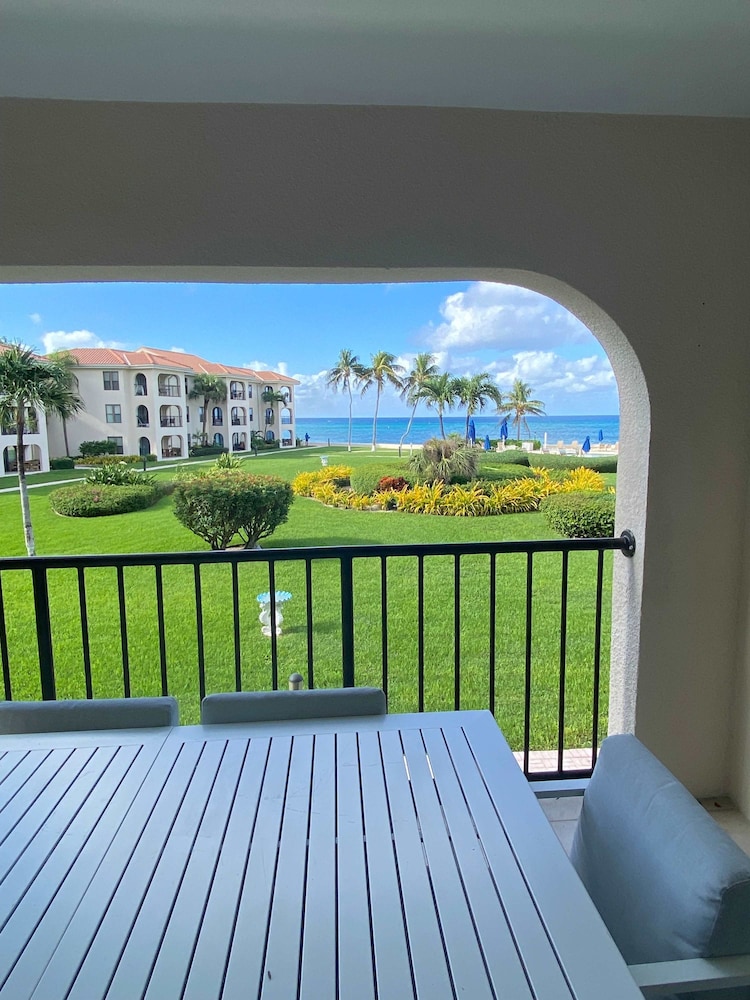 Oceanfront Condo on Seven Mile Beach
