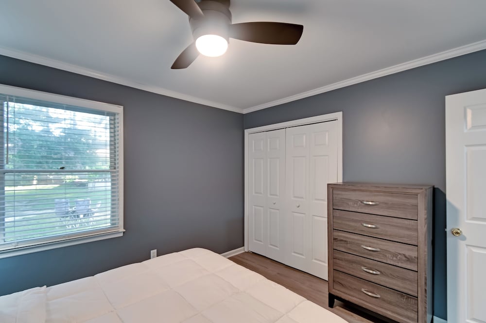 Private Patio: Apt 6 Mi to Cheraw State Park!