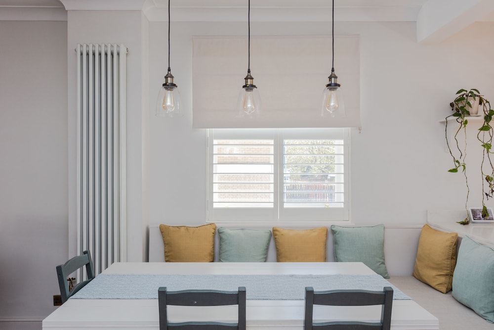 Newly Refurbished 4 Bedroom House in East London