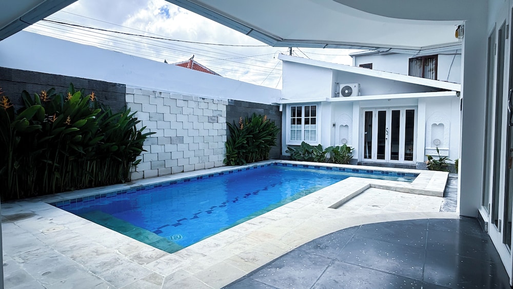 LaLeBay Seminyak
