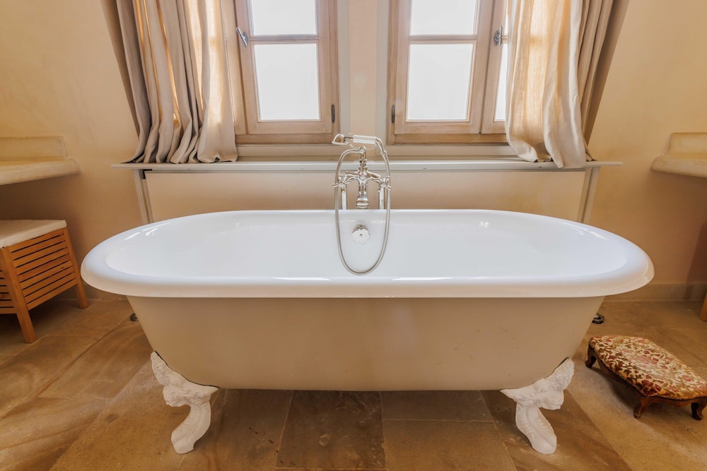 Luxury Mansion With Garden in Heart of Neuilly