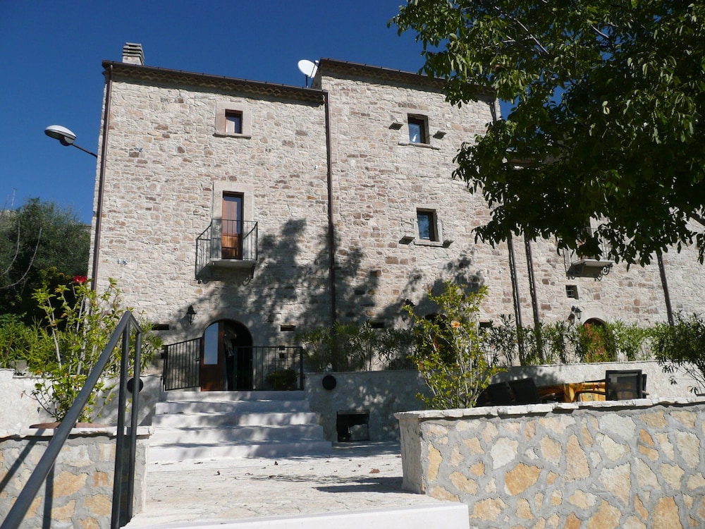 Photo 10