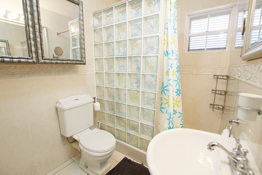 Oceanfront 2-bed Apt With Pool Near Surfing - Rosalie #2 2 Bedroom Apts by Bluescape