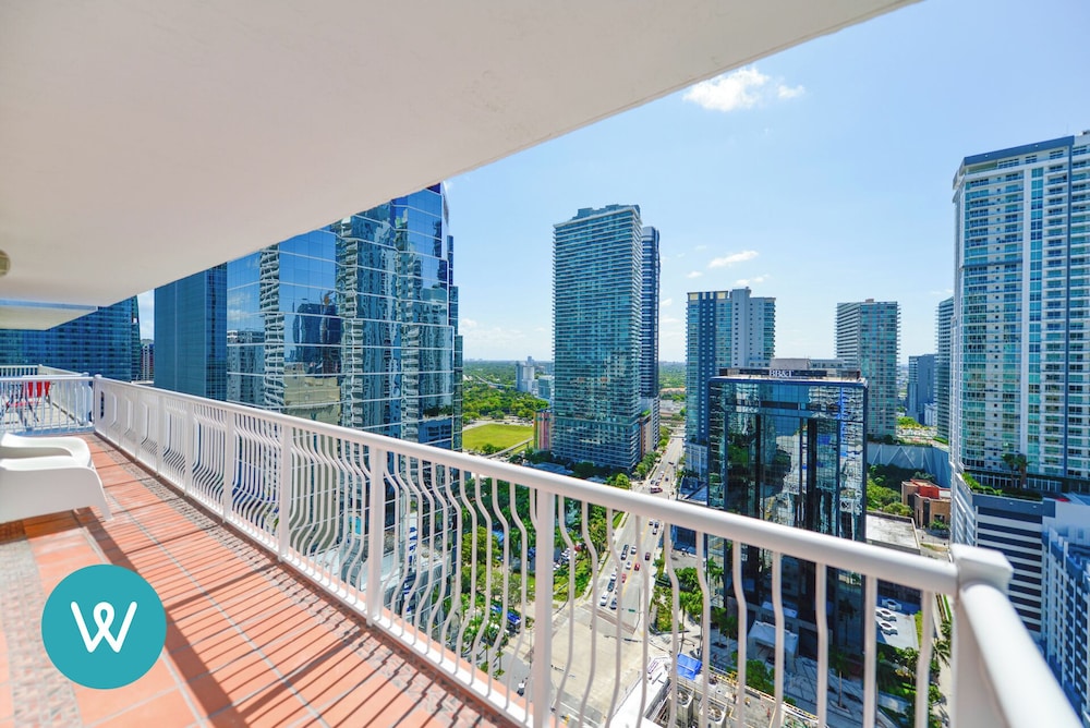 Brickell city View Condo with Pool