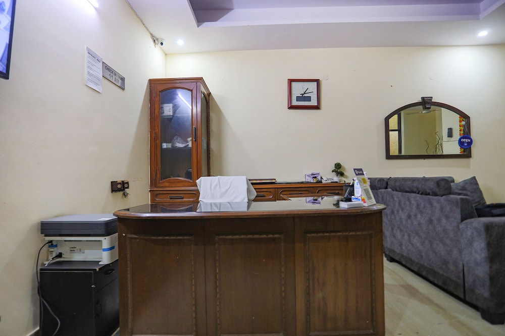 Lobby & Reception
