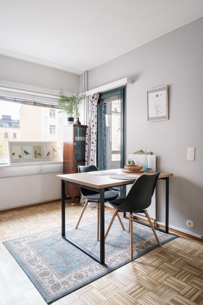 Bright Studio Apt. with Private Balcony