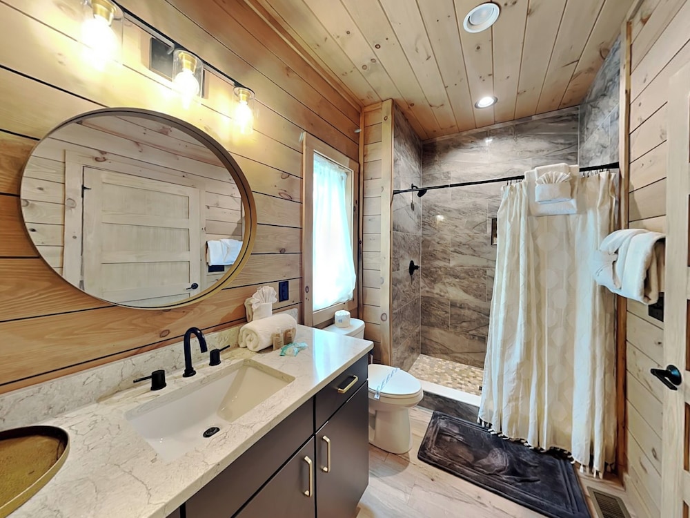 Smoky Ridge Sanctuary by Jackson Mountain Rentals