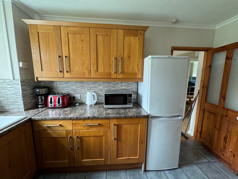 Lovely 2 Bedrooms Flat in South Sutton
