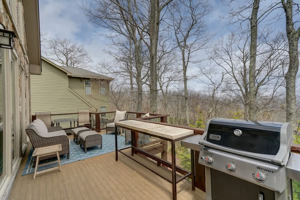 New Ski-in Ski-out Hot Tub Fire Pit Spa