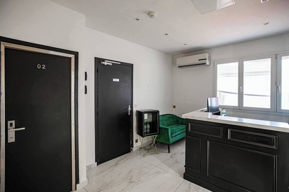 Hotel Avaton - Deluxe Bedroom With Private Balcony