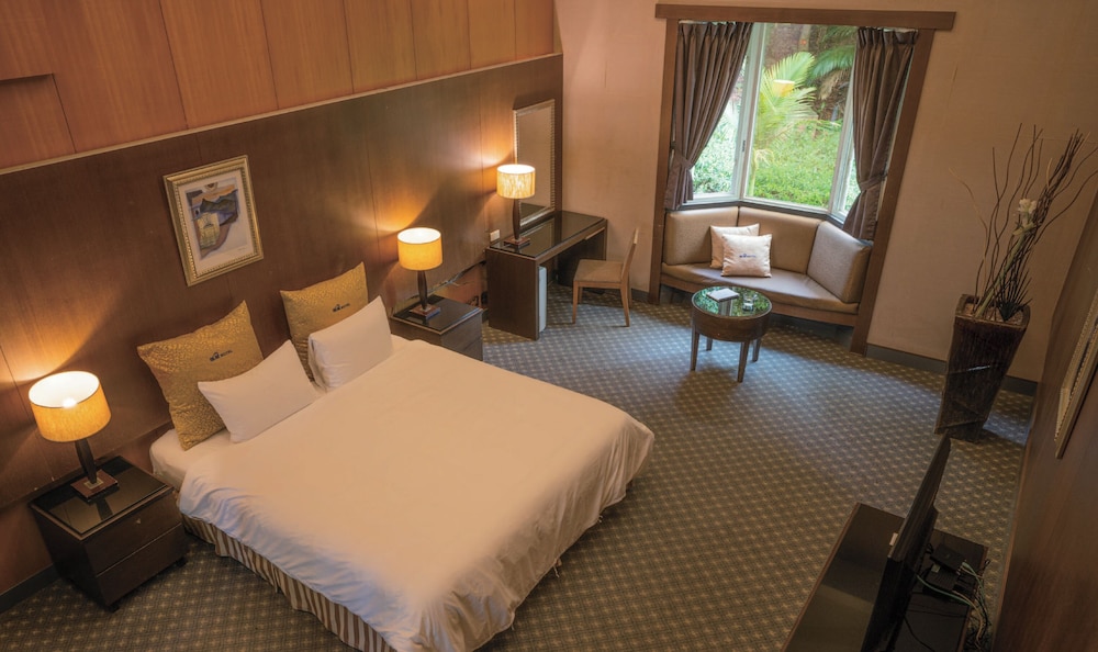 Regale Villa Hotel