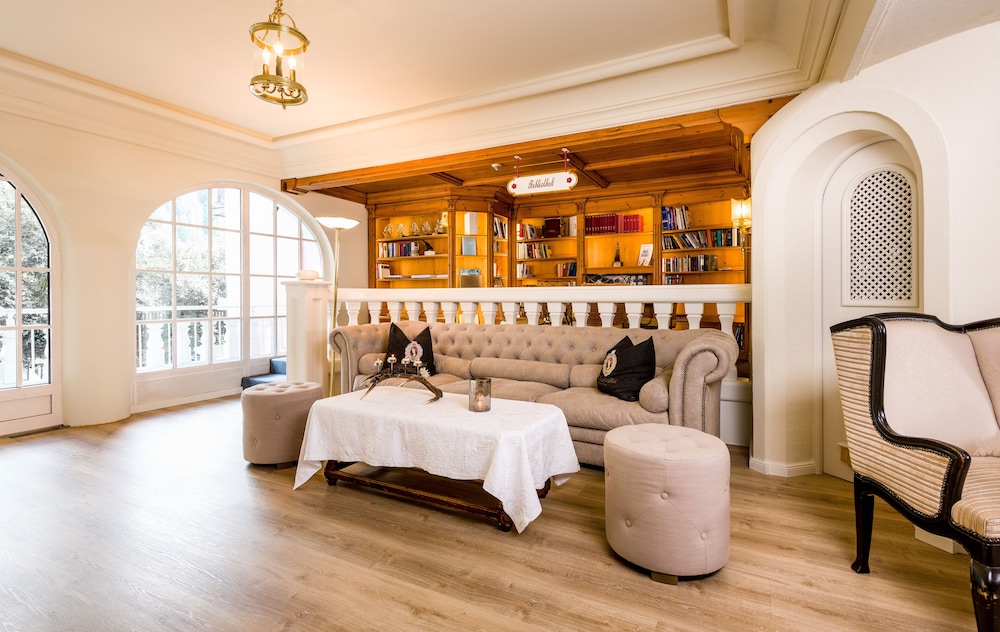 Wellnesshotel ...liebes Rot-Flüh