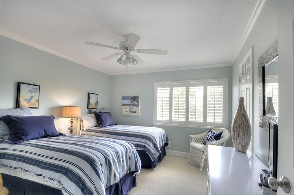 St Simons Island Vacations - 1500 Demere Road D5 by Hodnett Cooper - Property Image 2