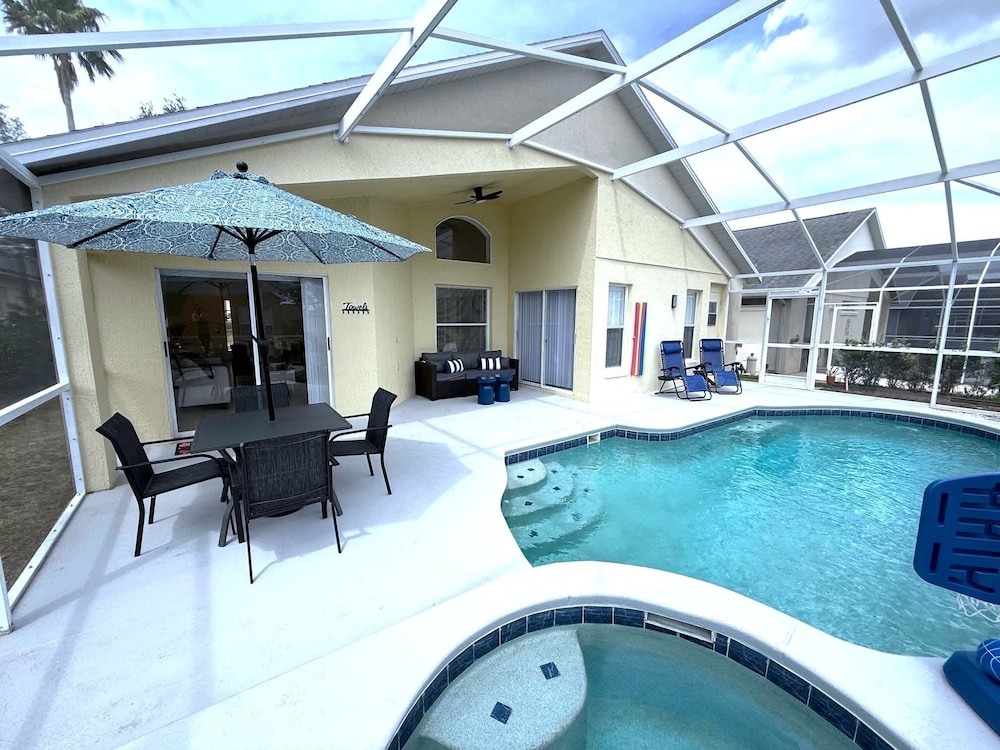 Beautiful South-facing Pool Home in Southern Dunes