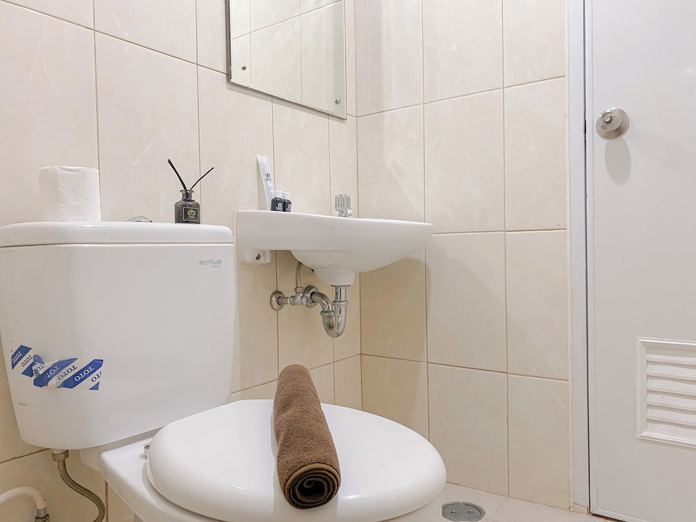 Comfort Living 2Br Springlake Summarecon Bekasi Apartment