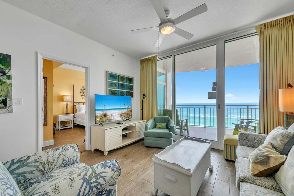 Aqua Resort 706