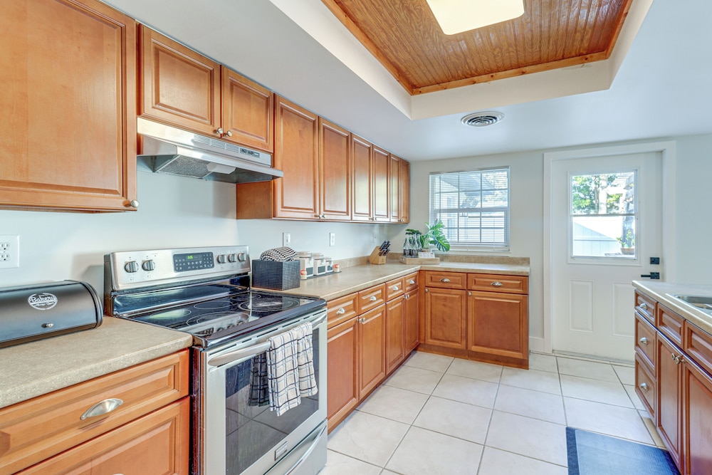 6 Mi to Shore: Vero Beach Family Home