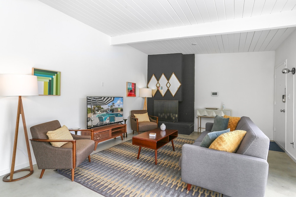 Bright & Harmonious Oasis