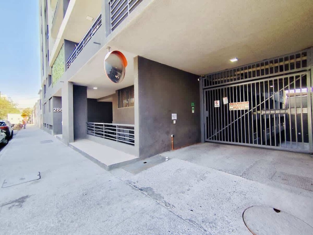 Urbano Familiar Plaza Yungay A C Parking Pool