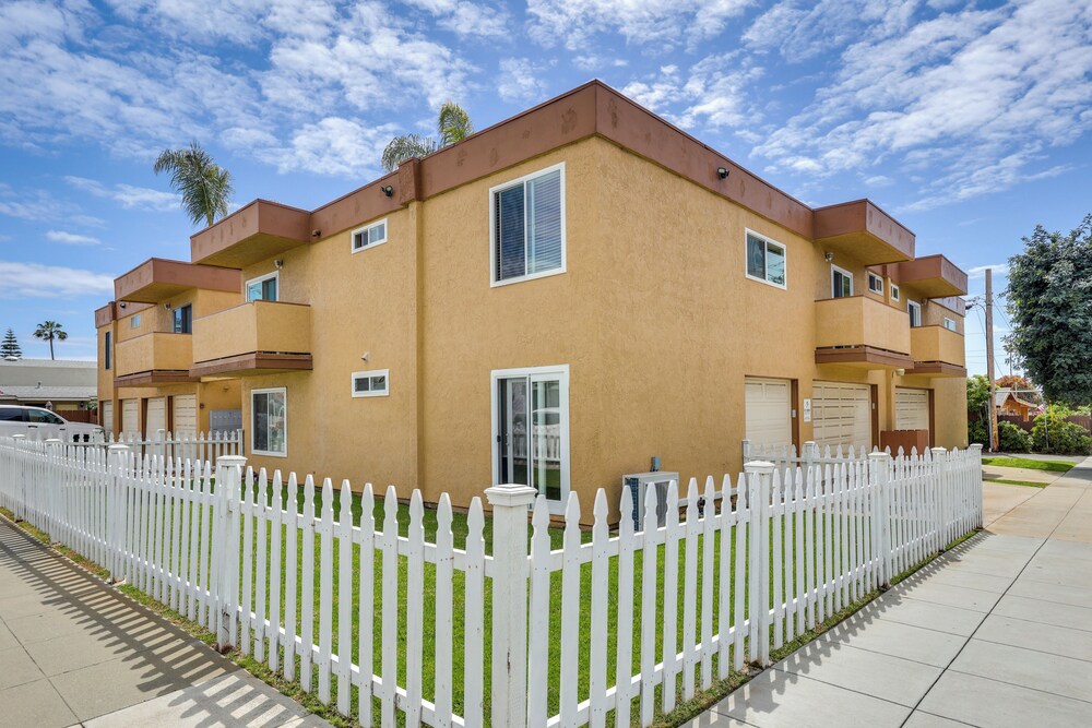 1 Mi to Oceanside Municipal Pier: Condo w/ Balcony