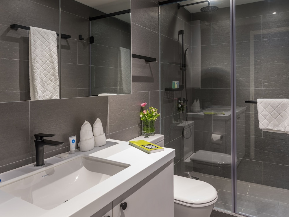 CHI Residences 138