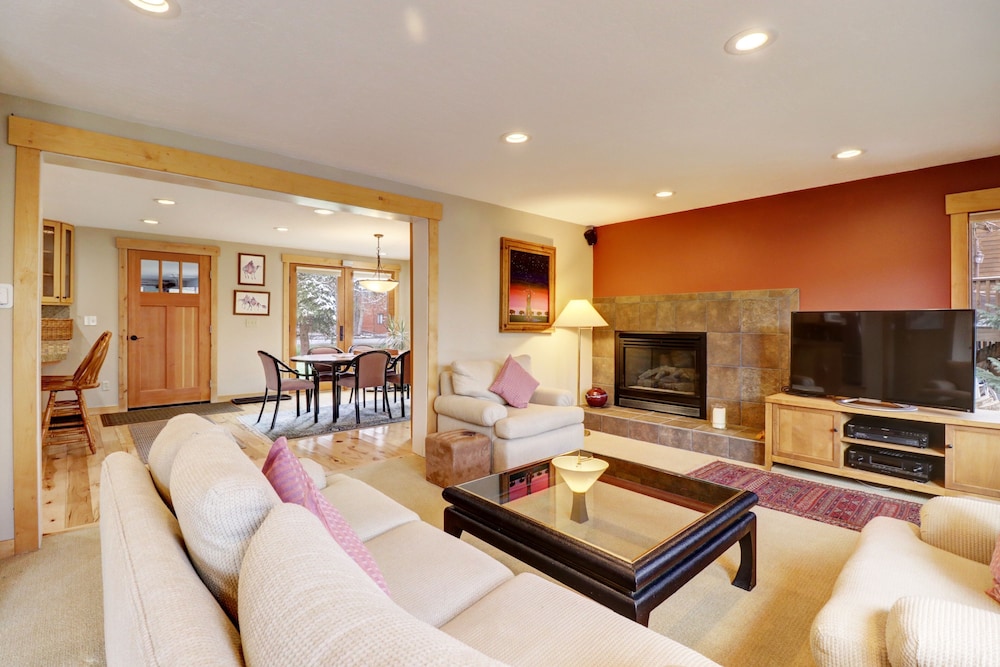 1250 Willow Grove 3 Bedroom Townhouse