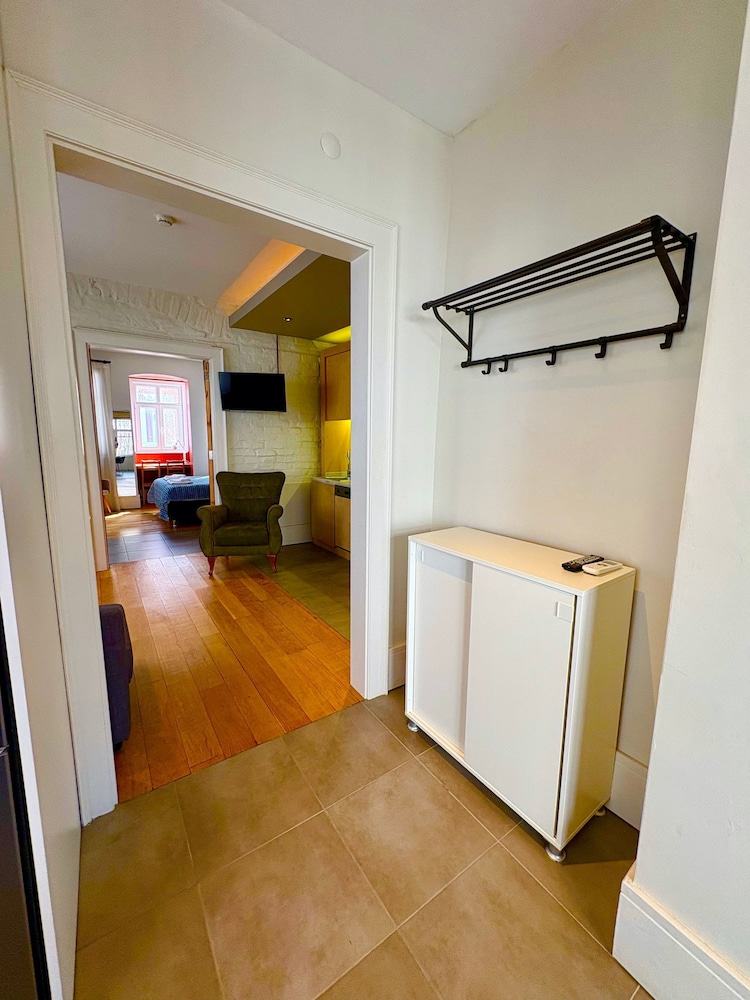 Galata Port Flats Chakra 3