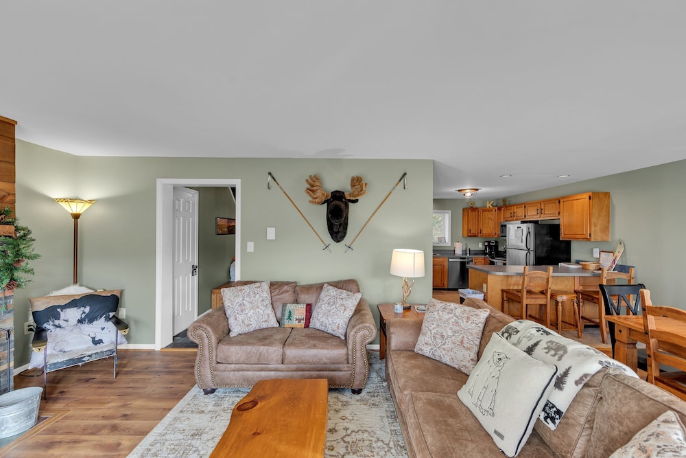 Lies 18n - Cozy & Scenic Mountain Retreat 3 Bedroom Townhouse by The Summit at Gore Mountain