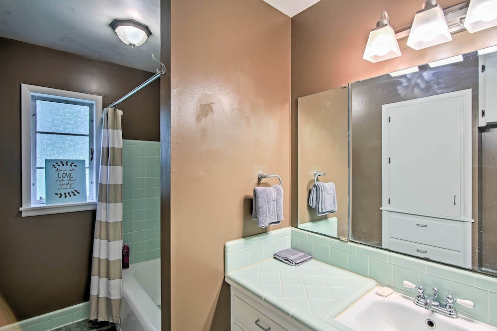 Sebring Vacations - Tulsa Home Near AR River The Gathering Place! - Property Image 15
