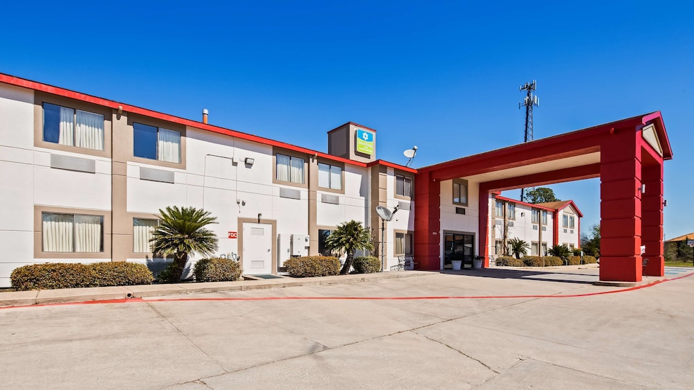 San Antonio Vacations - SureStay Hotel by Best Western Orange - Property Image 3