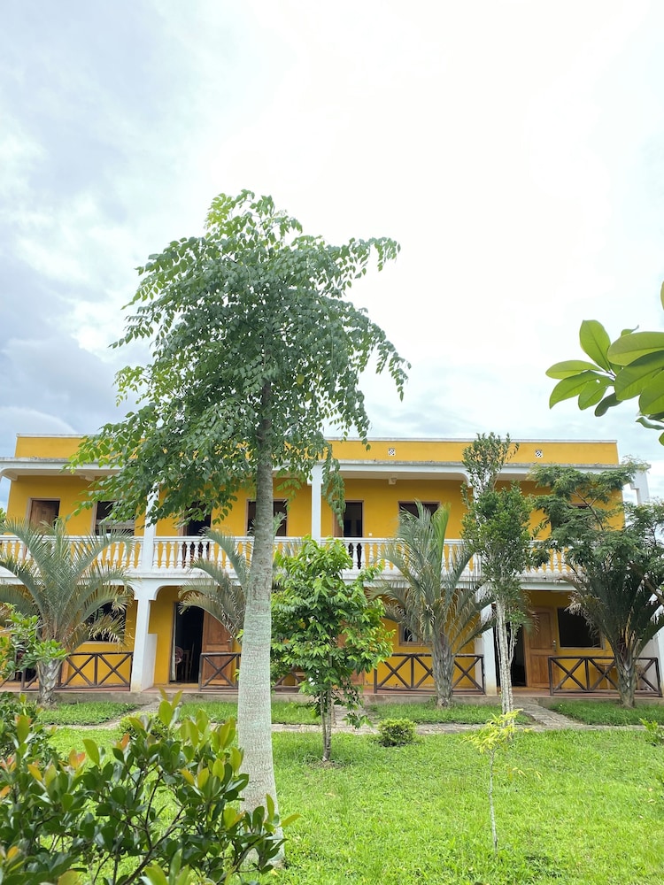 Andasibe Sifaka Lodge