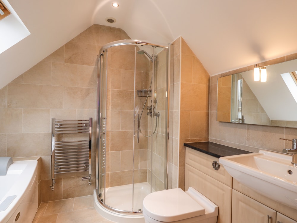 1 The Coach House