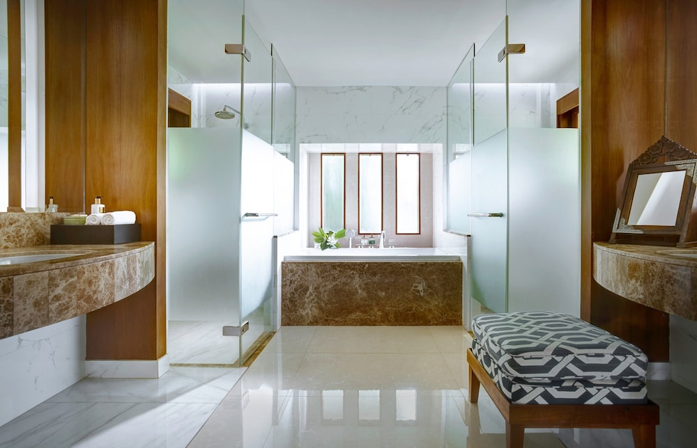 Hotel Monarch Residency Manali