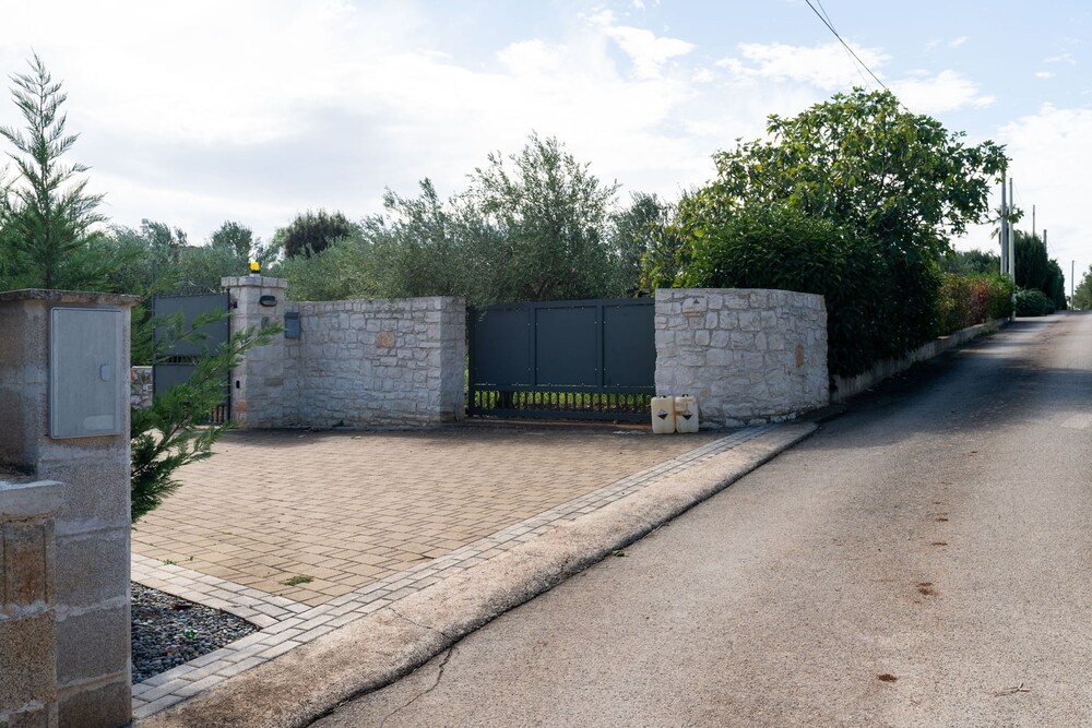 Villa Polignano con Piscina by Wonderful Italy