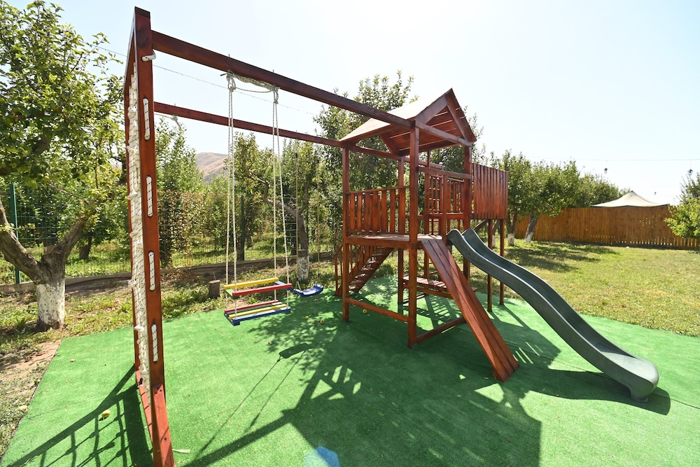 Hidden Garden Resort