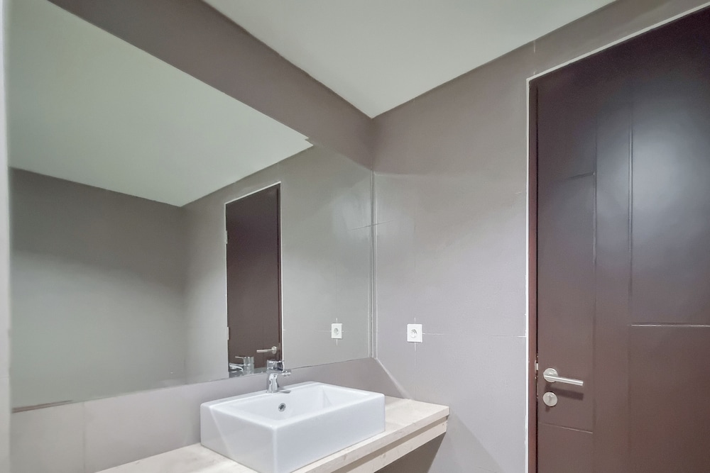 Well Furnished 1Br At Patraland Amarta Apartment