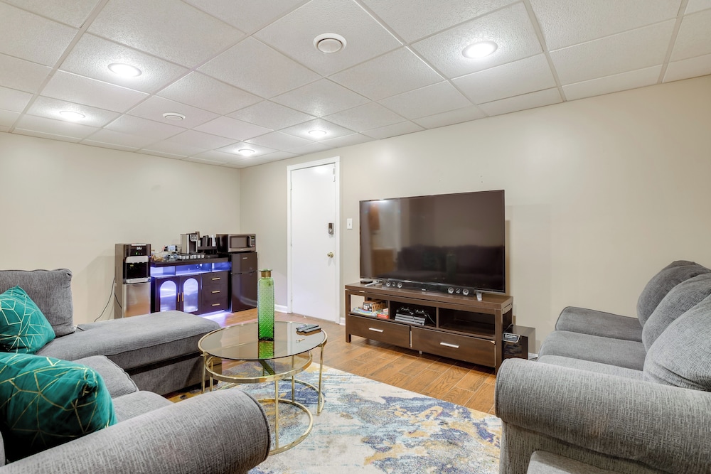 Cozy Apt in DC Suburbs: 4 Mi to Main St Laurel